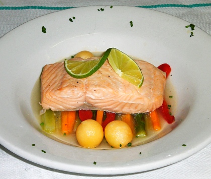 Poached salmon fillet picture