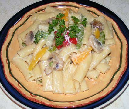 Rigatoni pasta in blue cheese cream sauce