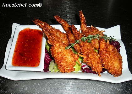 Coconut shrimp with dipping sauce