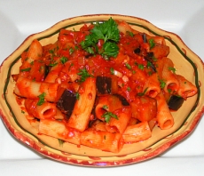 Rigatoni pasta with eggplant