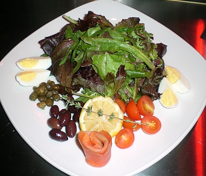 Nicoise salad image